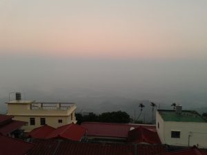 早晨海拔550M鳥瞰台南市區在雲霧飄渺中。